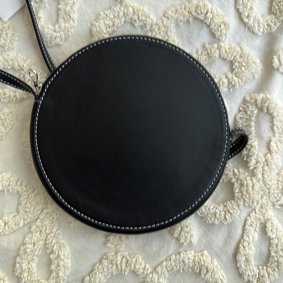 Orseund Iris Leather Circle Crossbody Bag - Picture 4 of 9